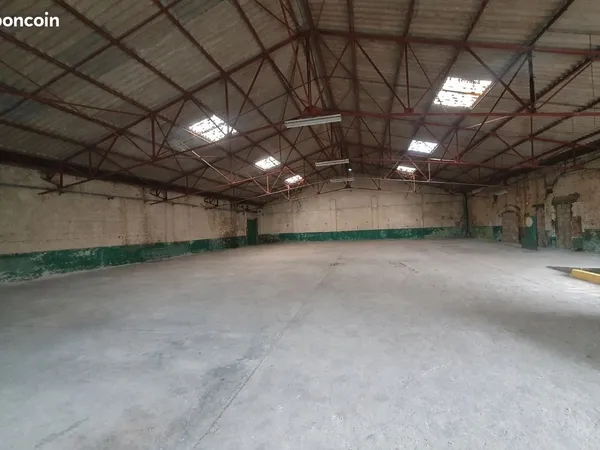 Local commercial 450 m² MONT D ORIGNY