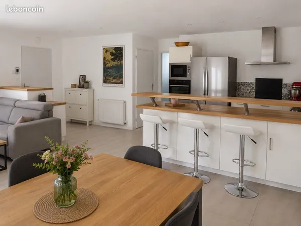 Maison de plain-pied 96 m² - 3 chambres - Jardin et atelier - Sadirac