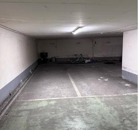 Vends parking 12m² Paris 4ème - Place des Vosges / Rue de Turenne