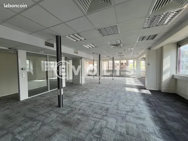 Bureau 285 m²