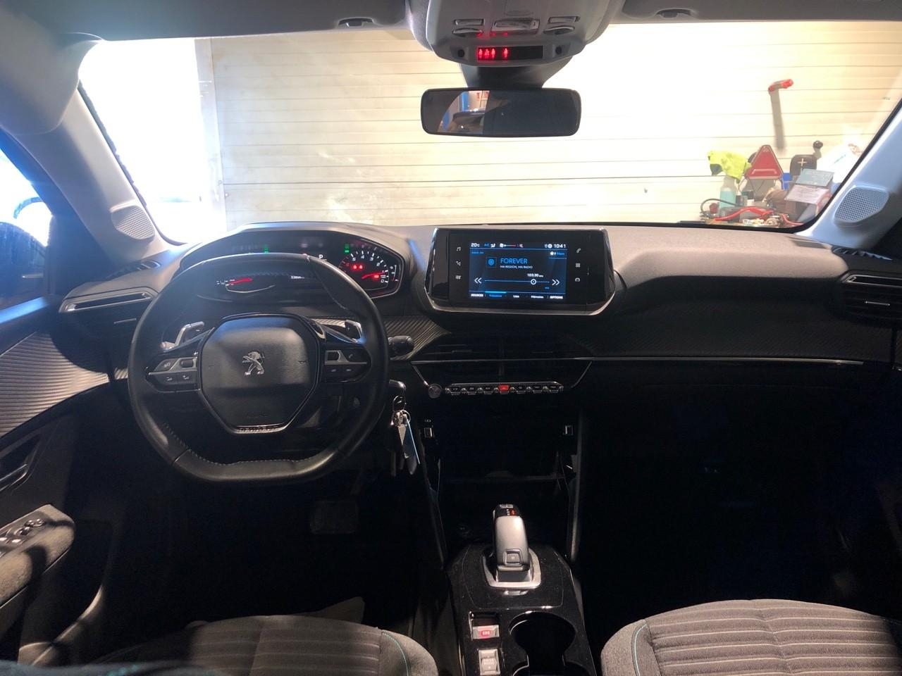 Peugeot 208 puretech 100 s&s eat8 style — photo 8