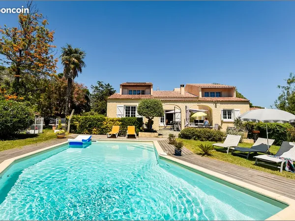 Villa 6 chambres, piscine proche Bastia