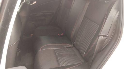 Alfa Romeo Giulietta 2.0 JTDm 140 - Distinctive – 2012 – 121144 km – Diesel – Boîte Manuelle — photo 31