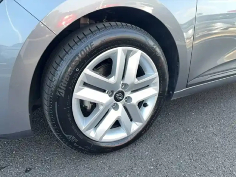 Renault Clio blue dci 100 ch gsr2