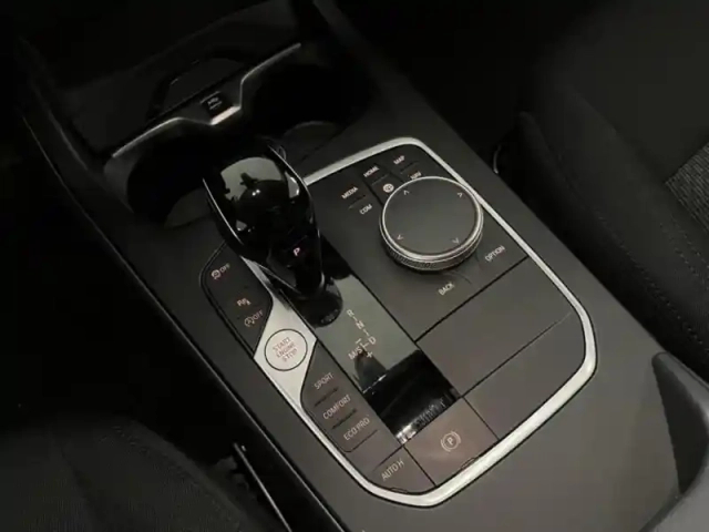 Bmw Serie 1 série 1 118ia 136ch business design dkg7 — photo 11