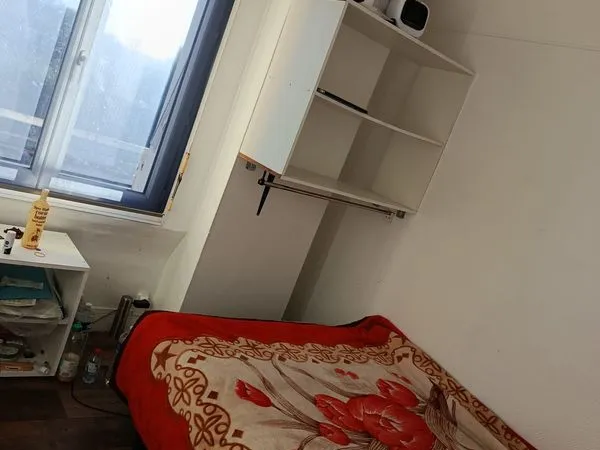Colocation dans un T2, 400euro tout charge compriise