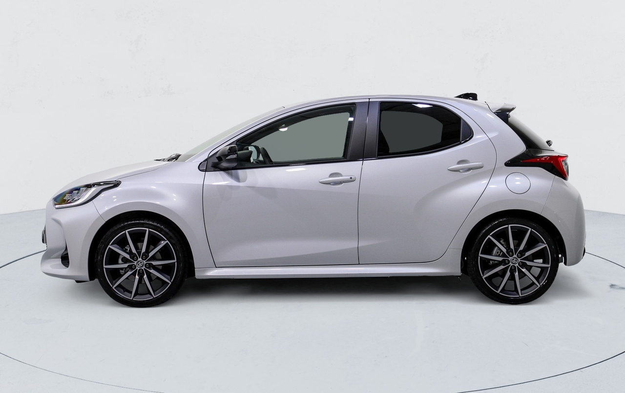 Toyota Yaris 4 — photo 2