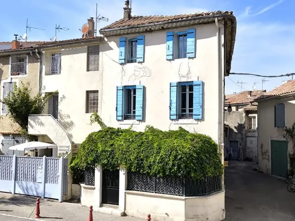 Orgon - Maison de village familiale de 122 m² avec cour et prestations confortables