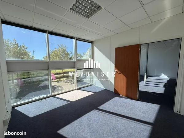 Bureaux 91 m² SAINT-CYR-SUR-LOIRE