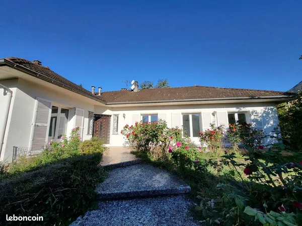 Maison meublée, 3 chambres, à 5 min du CHU en vélo