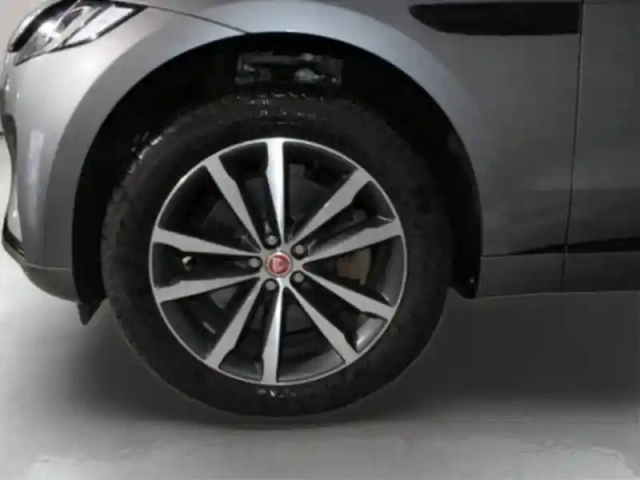 Jaguar F-Pace p400e plug-in-hybrid r-dynamic se bva8 awd — photo 62