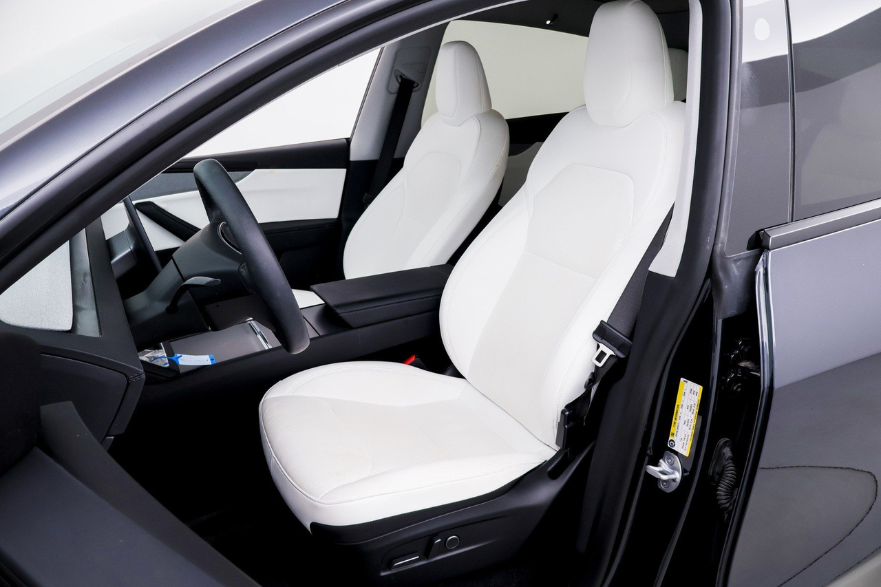 Tesla Model Y — photo 12