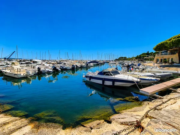 T3 Rénové - Port de Carqueiranne - Balcon, cave & parking