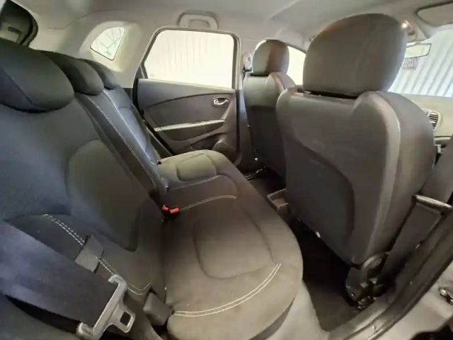 Renault Captur dci 90 energy edc — photo 32