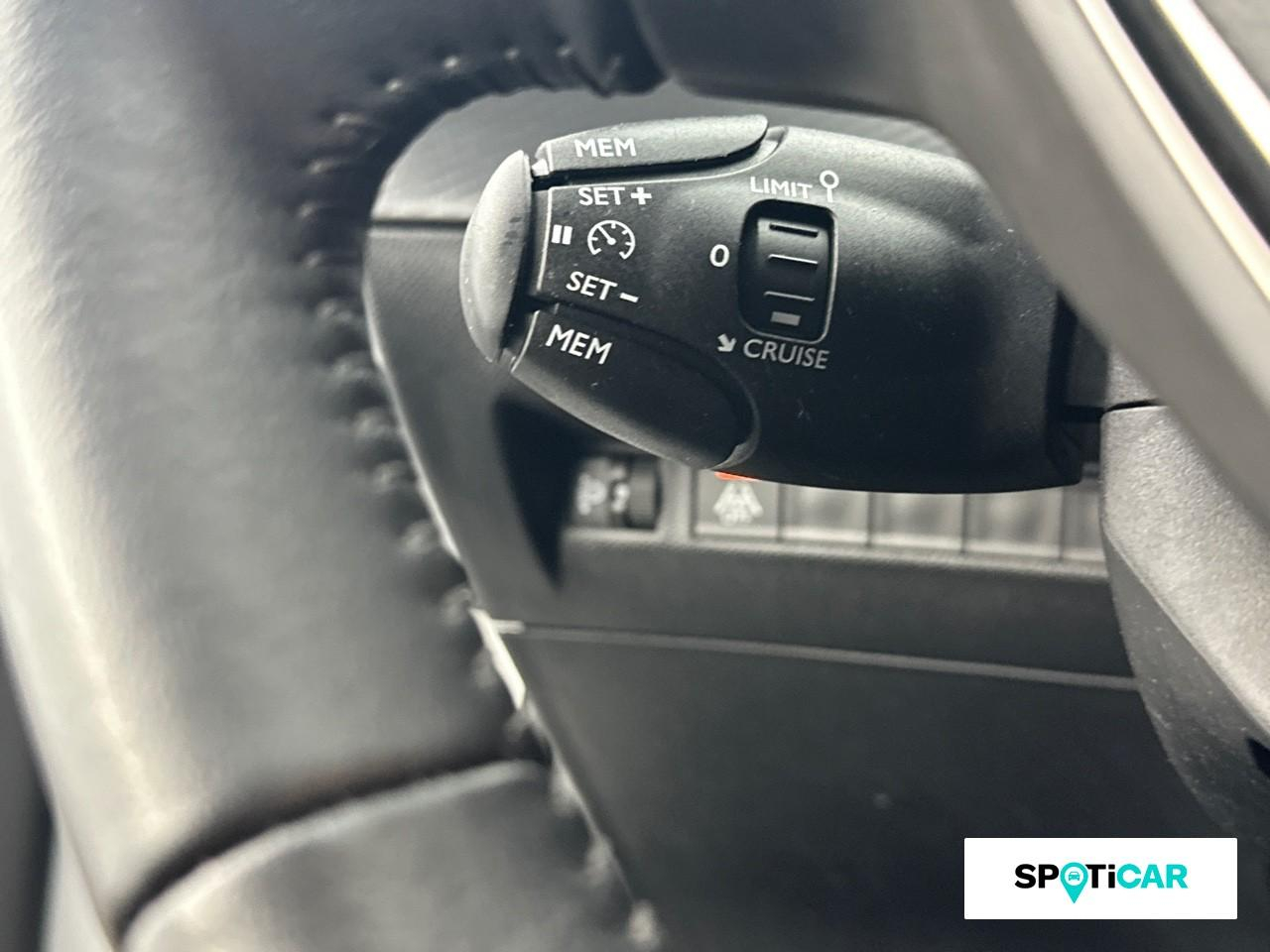 Peugeot 208 1.2 puretech 75ch s&s premium — photo 18