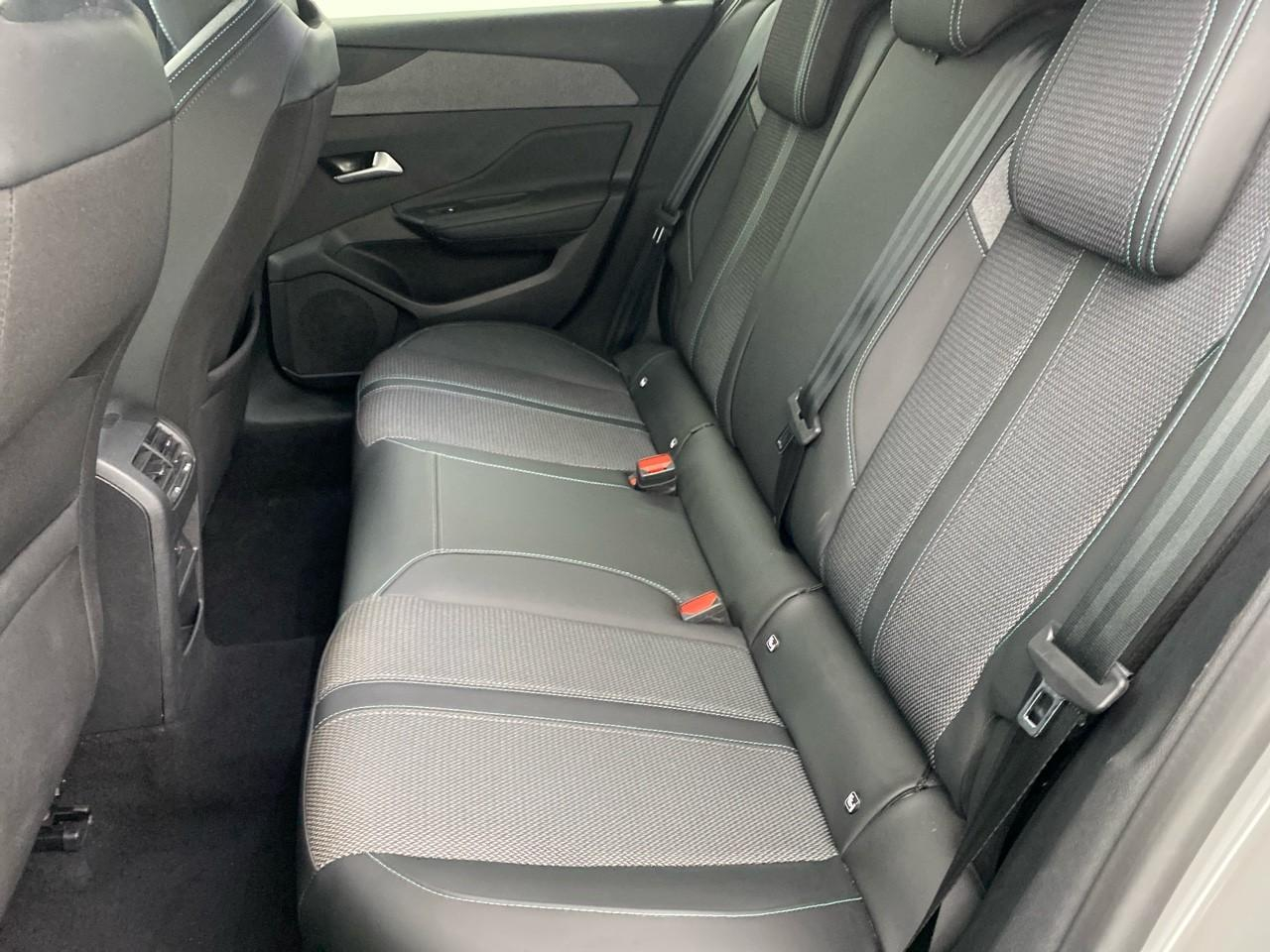 Peugeot 308 hybrid 145 e-dcs6 allure — photo 10