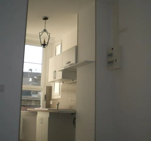 PETIT T2 - NEUF DE RENOVATION -EN VILLE