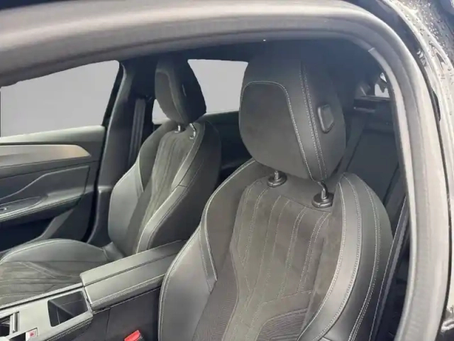 Peugeot 408 phev 225 e-eat8 — photo 11