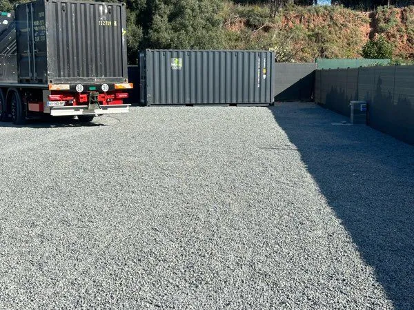 Loue Terrain avec container 20 pieds