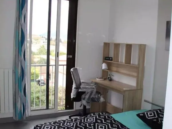 Une chambre dispo dans belle coloc 62m²