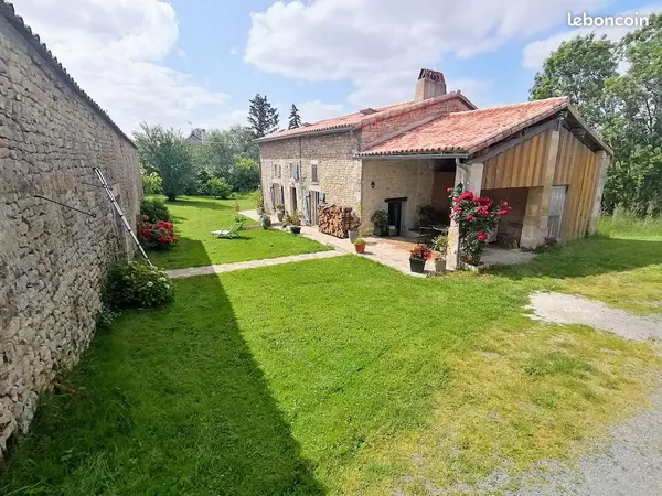 Maison avec cachet dépendance et terrain