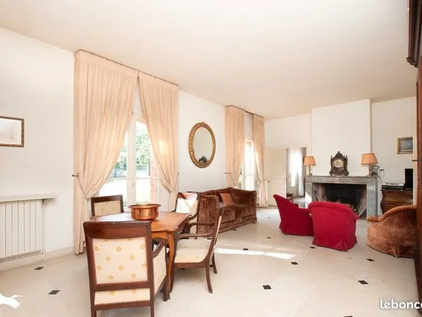 Maison 11 pièces 345 m²