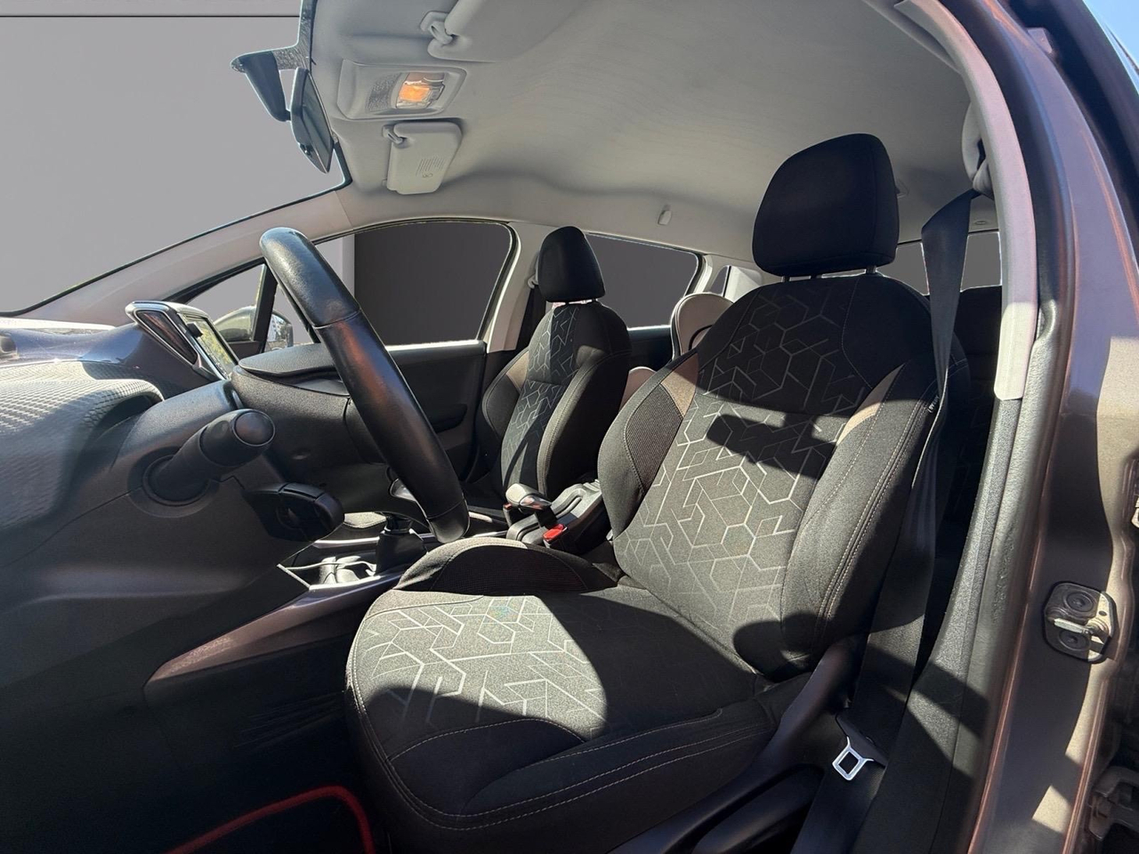 Peugeot 2008 1.2 VTi 82ch BVM5 Allure occasion - Essence - 2013 - 140 500 km - 4 980 € - Montreuil (Seine-Saint-Denis) 992785774013 — photo 11