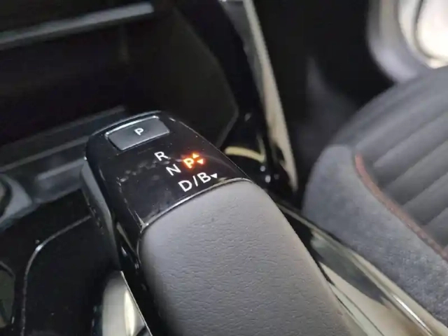Peugeot 208 electrique 50 kwh 136ch — photo 14