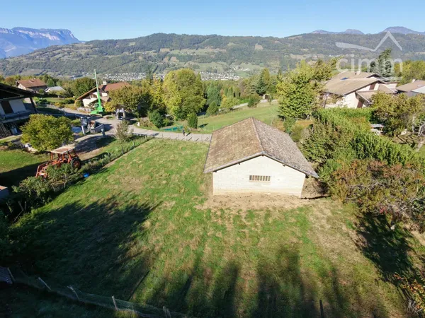 A VENDRE TERRAIN A BATIR 687 M2 + GARAGE 56 M2 PRESLE 73110