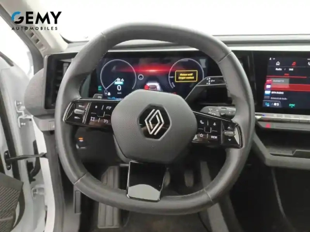 Renault Megane e-tech ev40 130ch standard charge — photo 29