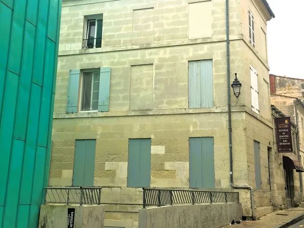 Saintes hyper centre - immeuble de rapport - entièrement loué