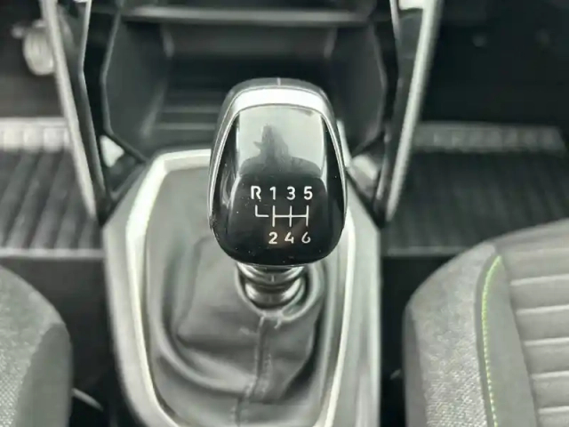 Peugeot 208 puretech 100 s&amp;s bvm6 — photo 41