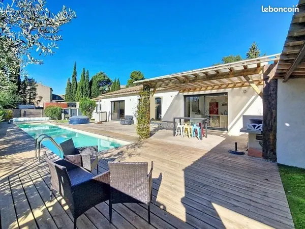 Villa 5 pièces 185 m²