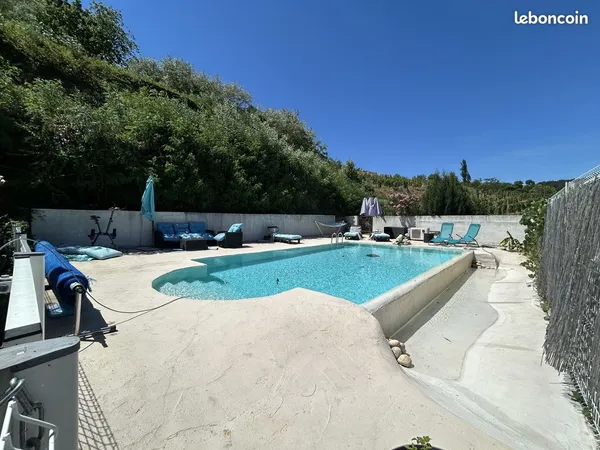 Propriété 7 pièces 150 m²