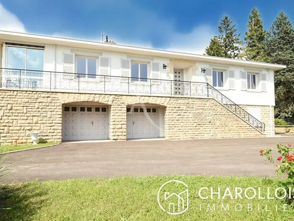 Maison 7 pièces 250 m²