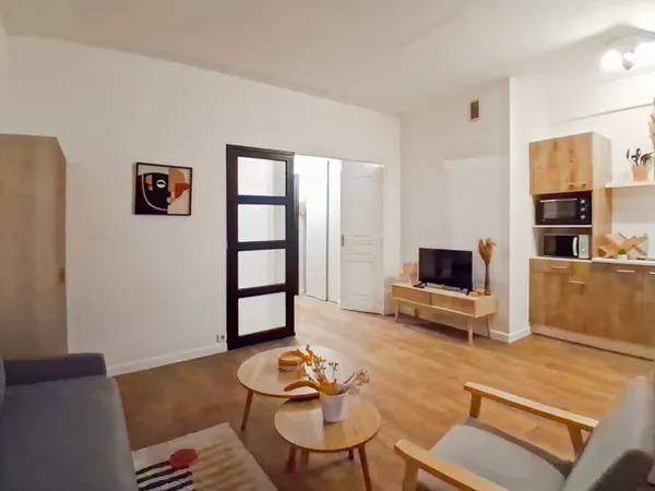 Appartement Le Cannet 1 pièce, meublé, lycée Carnot, bus commerces