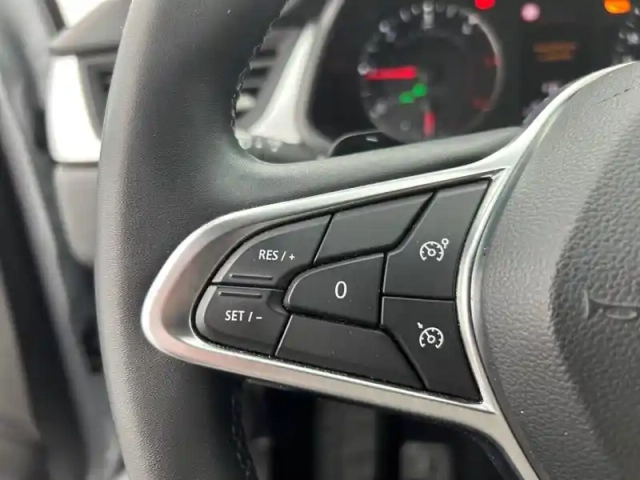 Renault Captur blue dci 115 edc — photo 9