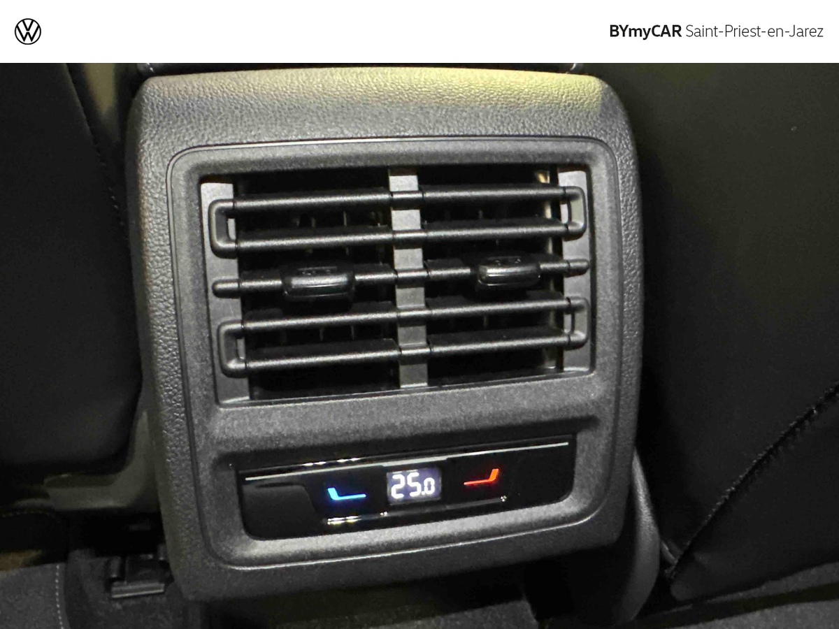 Volkswagen Golf 1.5 eTSI EVO2 116 DSG7 — photo 11