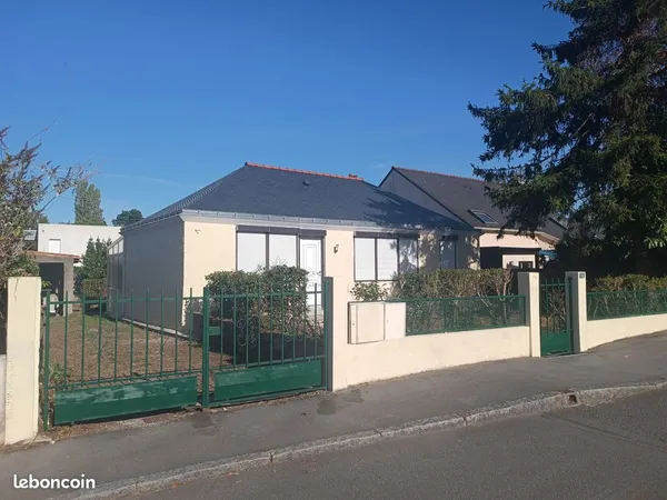 Maison 3 chambres non mitoyenne de 95m² avec grand jardin et dépendances