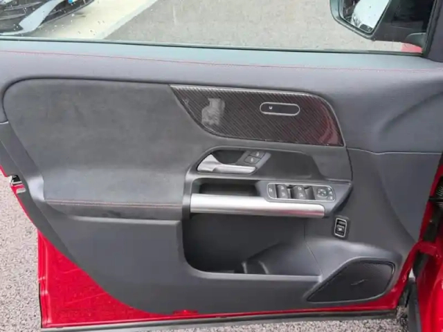 Mercedes Gla 200 d amg line — photo 34
