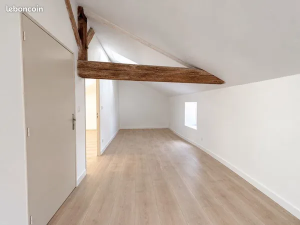Couhé centre : 2 appartements T2 refaits à neuf à louer
