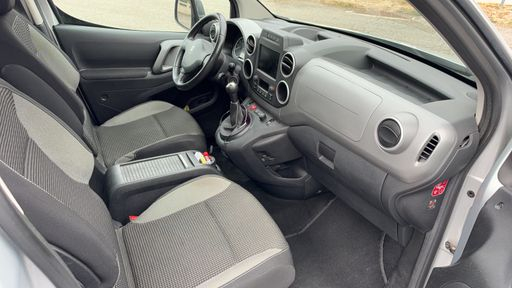 Peugeot Partner Tepee 1.6 BlueHDi 100 - Outdoor – 2018 – 83141 km – Diesel – Boîte Manuelle — photo 14