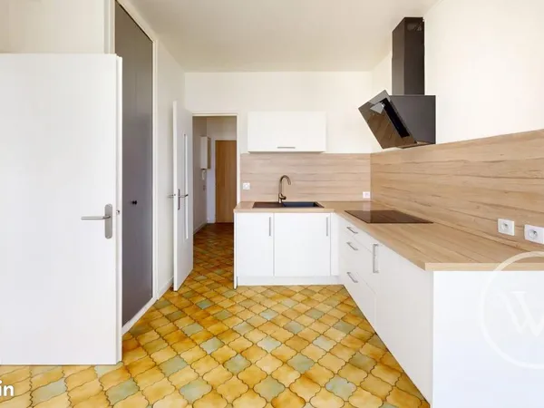 Studio 1 pièce 33 m²