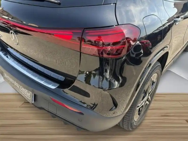 Mercedes Eqa 250+ — photo 10