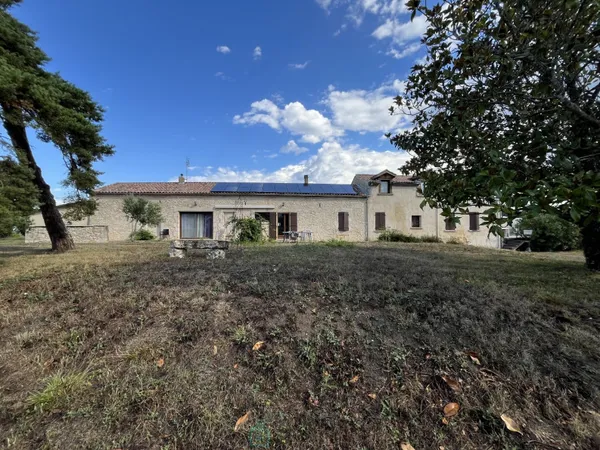 Maison avec dépendances 7 pièces 181 m²