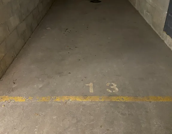 Parking 12 m²