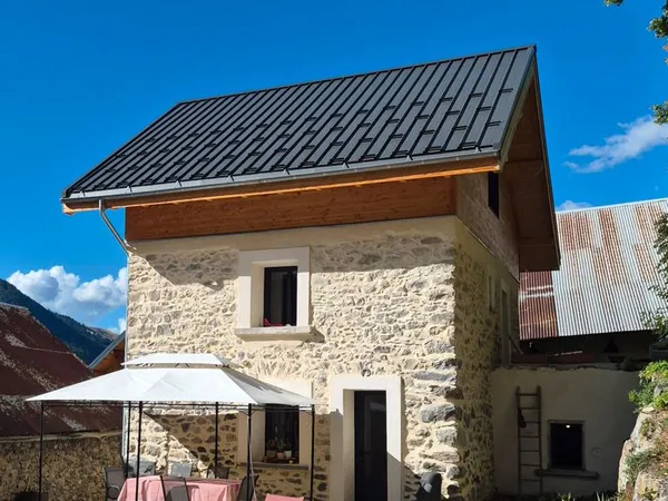 Maison entièrement rénovée - 3 chambres - 2 terrasses - Proche Les Deux Alpes