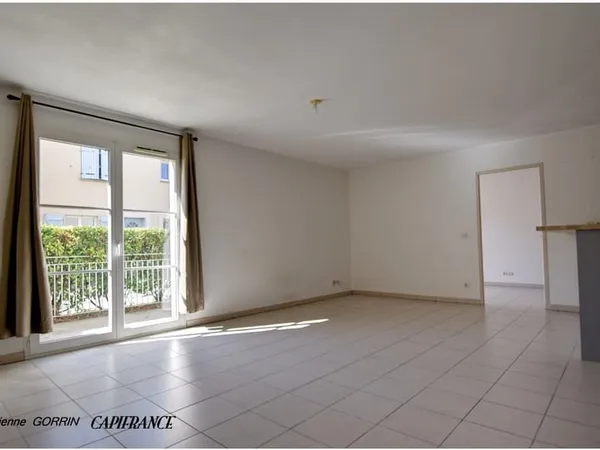 Appartement à vendre 2 pièces PERIGNY (17) Appartement en RDC avec terrasse privative close, place d