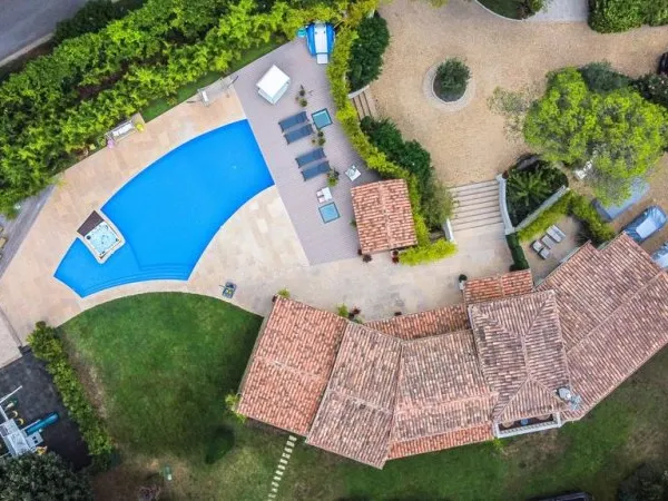 Villa 10 pièces 360 m²