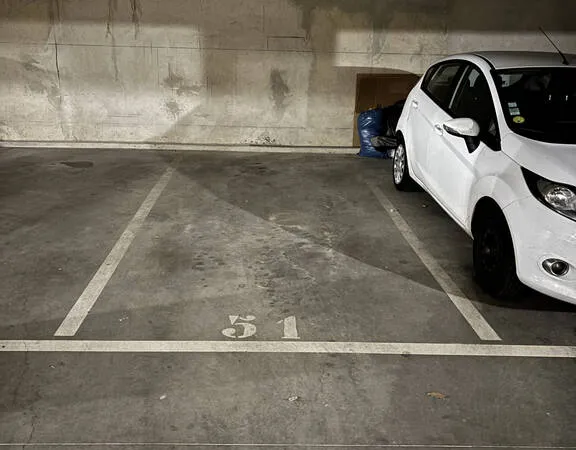 Garage/Parking